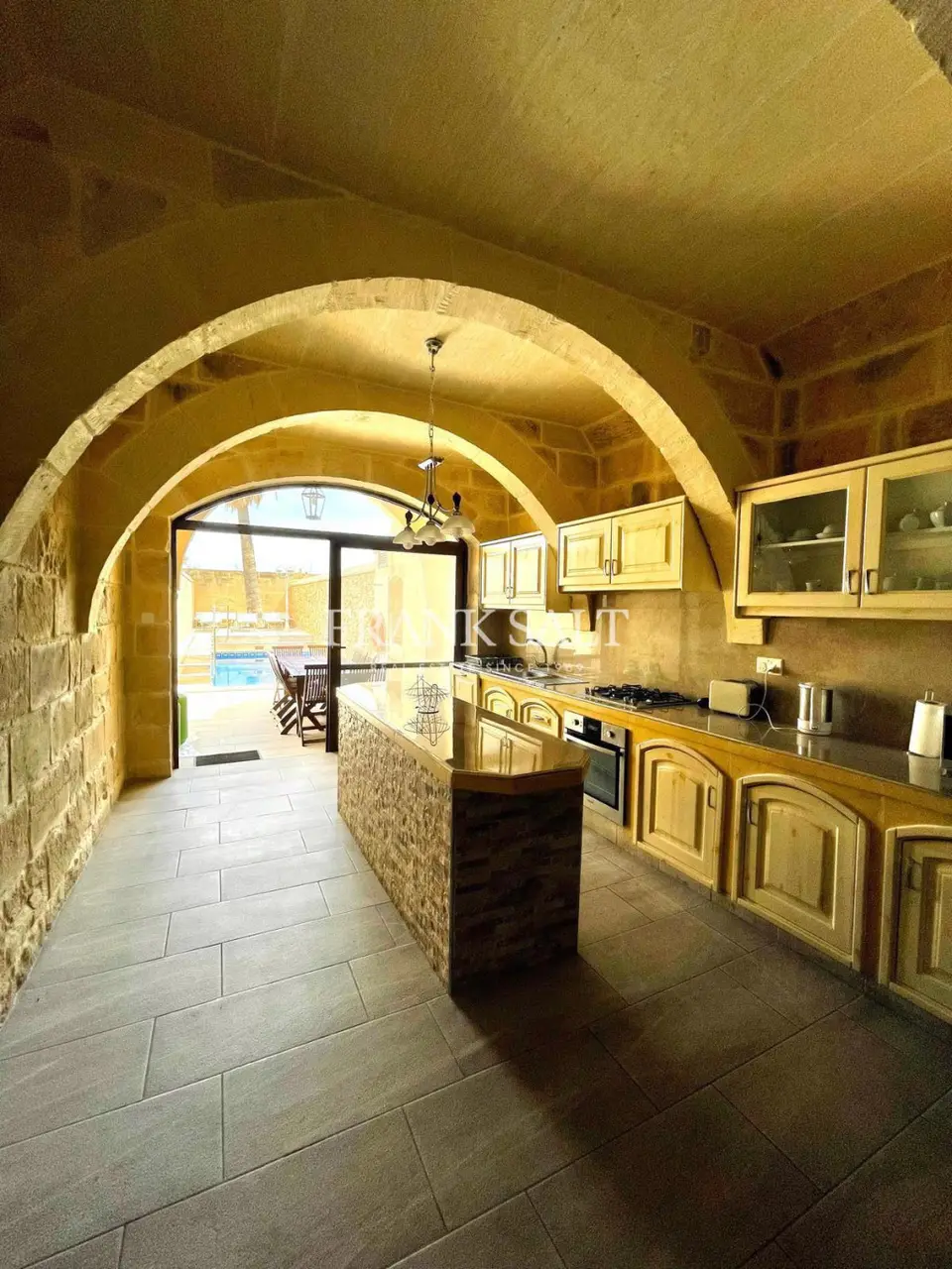 Gharb, Farmhouse