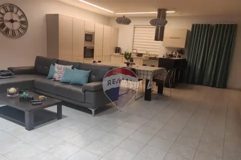 3 Bedroom Apartment For Sale in Zabbar