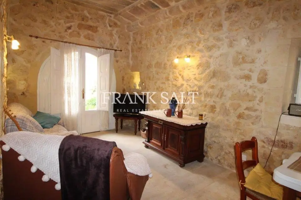 Zebbug (Gozo), Furnished Farmhouse