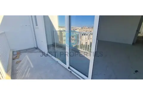 3 Bedroom Penthouse For Sale in Balzan