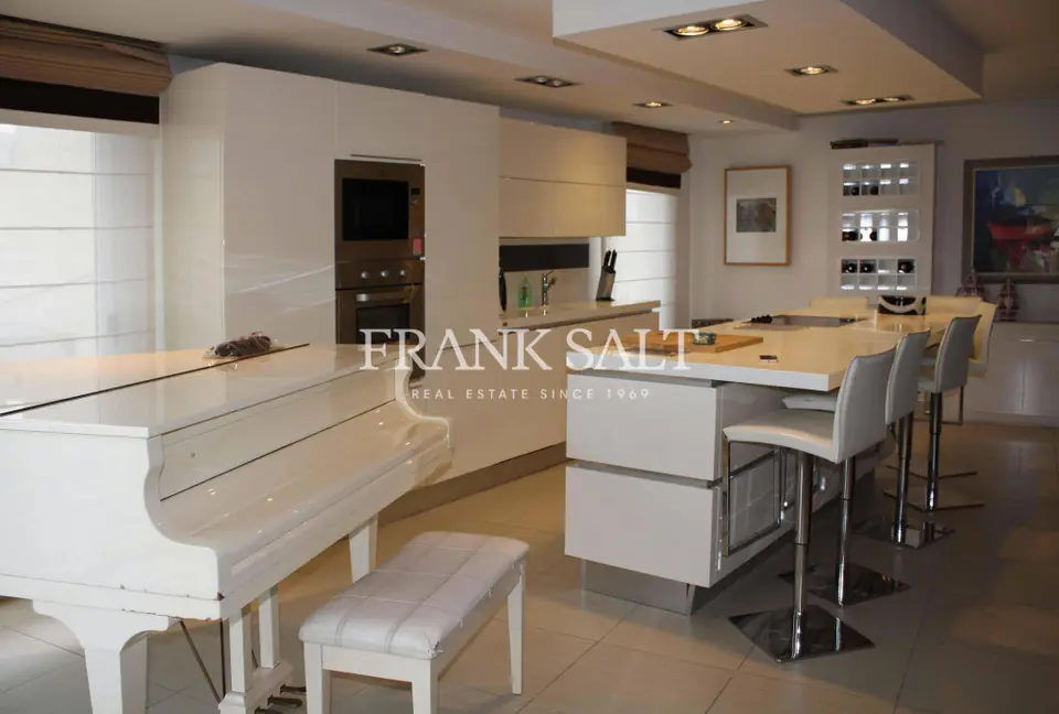 Swieqi, Furnished Apartment