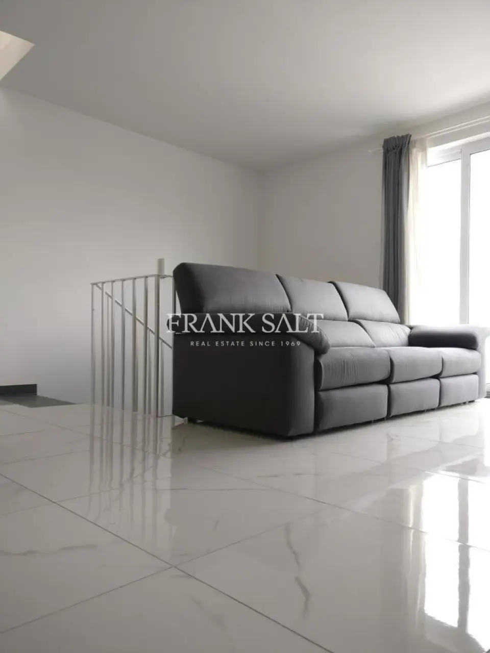Gzira, Furnished Duplex Penthouse