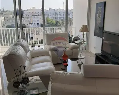 3 bedroom Apartment to rent in Swatar