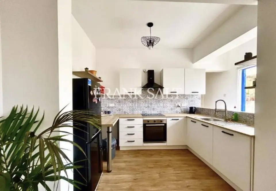 Cospicua, Furnished, Duplex Maisonette