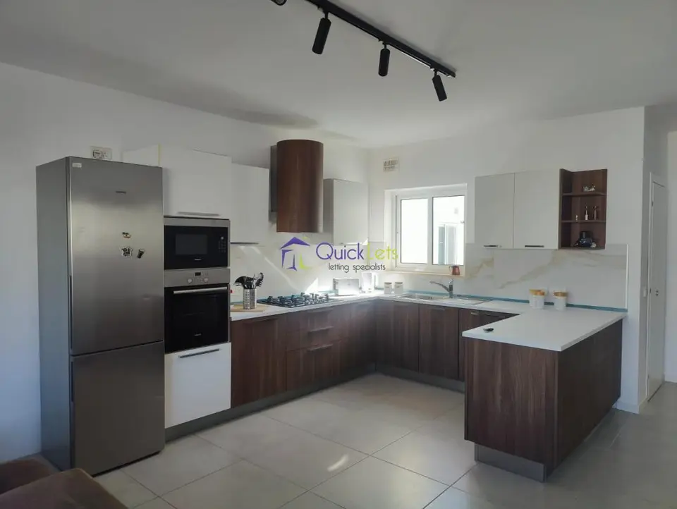 2 bedroom Penthouse to rent in Iklin
