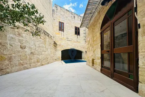 3 Bedroom Town House For Sale in Attard