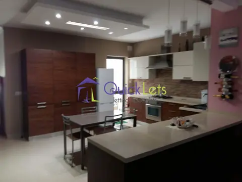 3 bedroom Maisonette to rent in Santa Venera