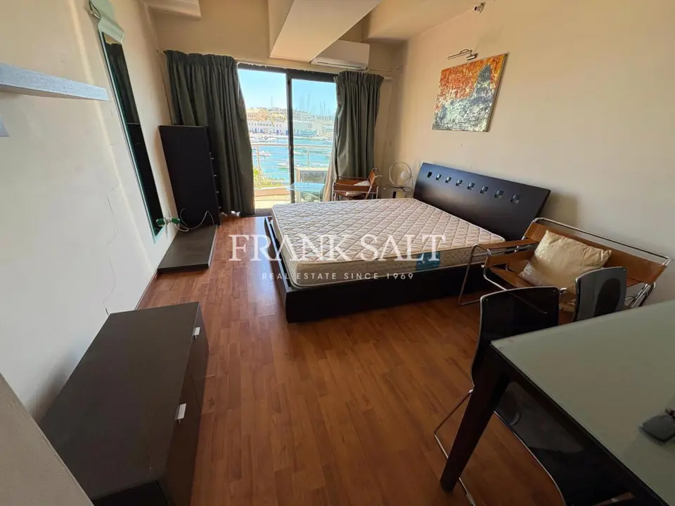 Gzira Furnished Apartment