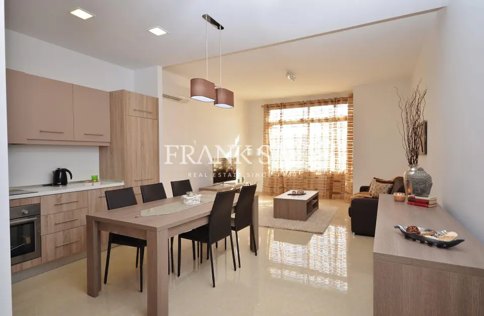 Swieqi, Furnished Penthouse