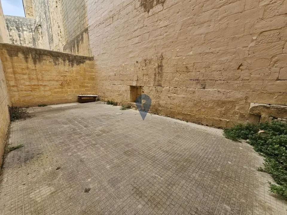 2 bedroom Ground Floor Maisonette for sale in Valletta