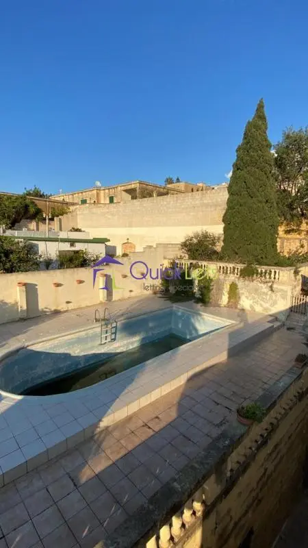 5 bedroom Detached Villa to rent in Iklin