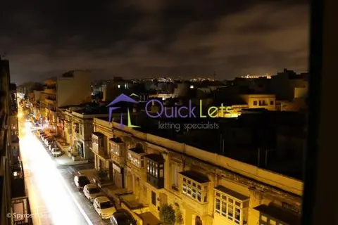 2 bedroom Maisonette to rent in Gzira