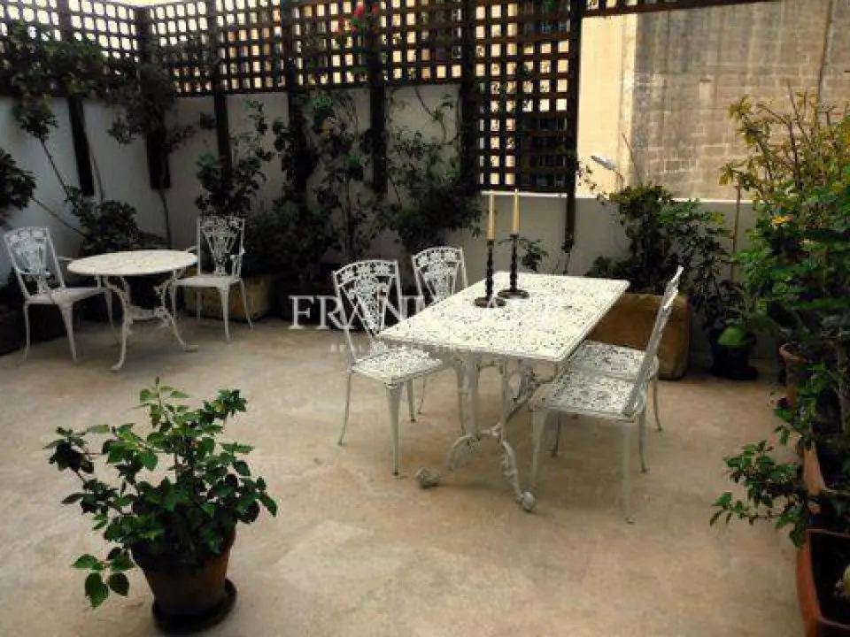 St Julians, Furnished Apartment