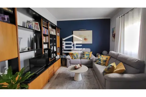 3 Bedroom Maisonette For Sale in Iklin