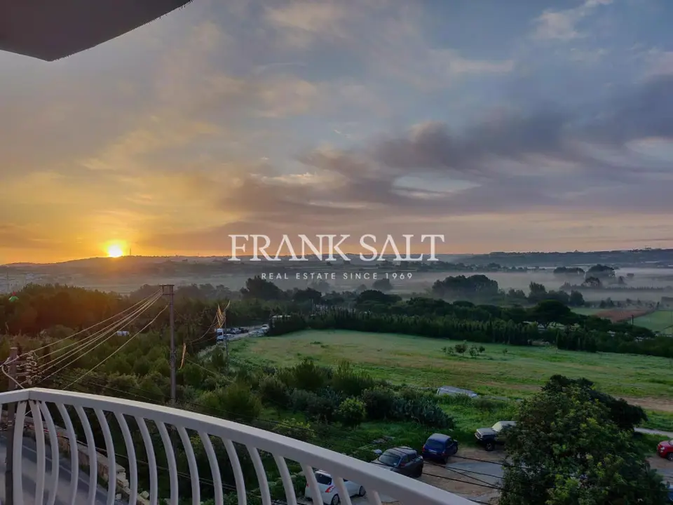 Qawra, Furnished Apartment