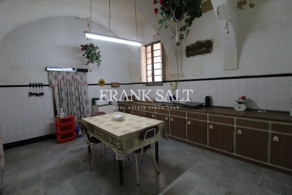 San Lawrenz Unconverted House of Character