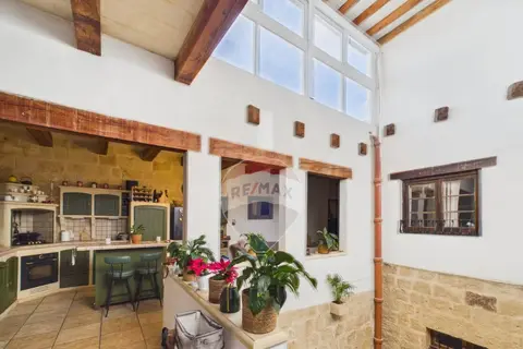 3 Bedroom House of Character For Sale in Zejtun