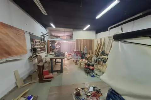Garage For Sale in Hamrun