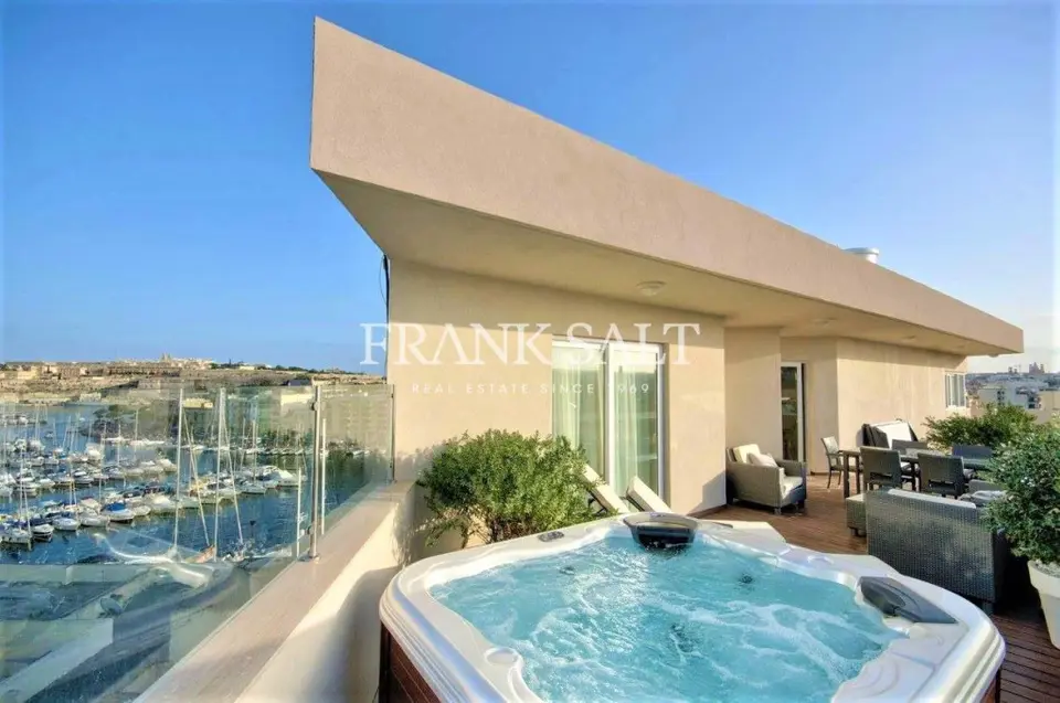 3 bedroom Apartment to rent in Ta' Xbiex