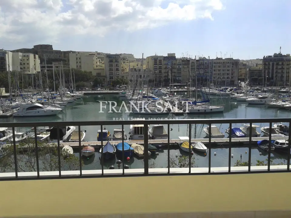 Msida, Furnished Town House