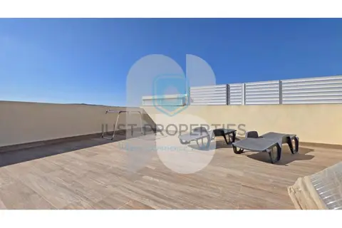 3 Bedroom Maisonette For Sale in Manikata