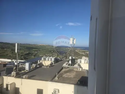 3 bedroom Apartment Duplex to rent in Xemxija