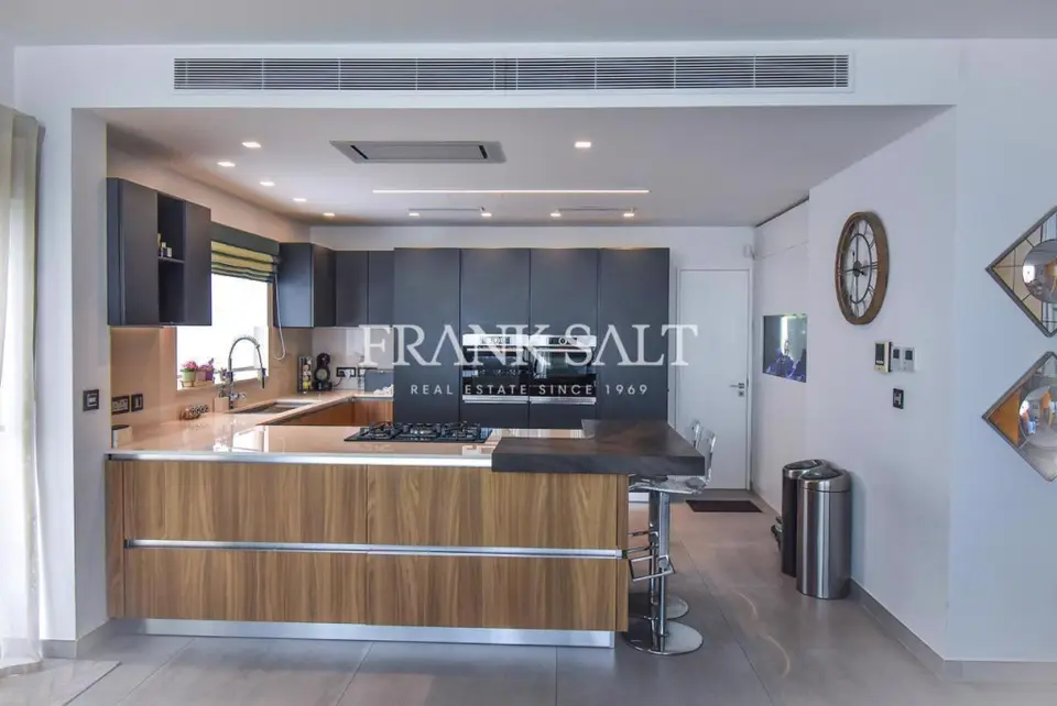 St Pauls Bay, Semi-detached Bungalow