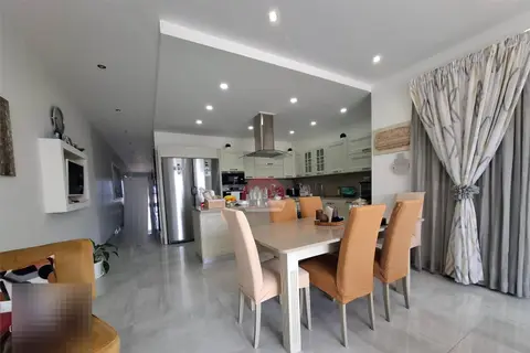 3 Bedroom Penthouse For Sale in Birzebbuga