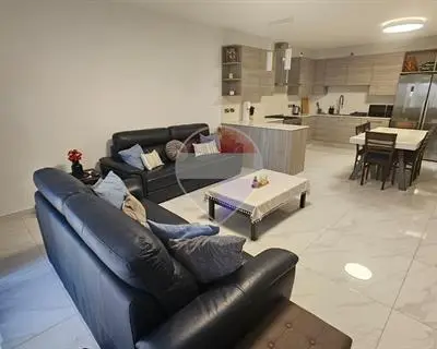 3 bedroom Maisonette for sale in St Julian's