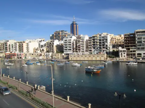 3 bedroom Penthouse to rent in St. Julians