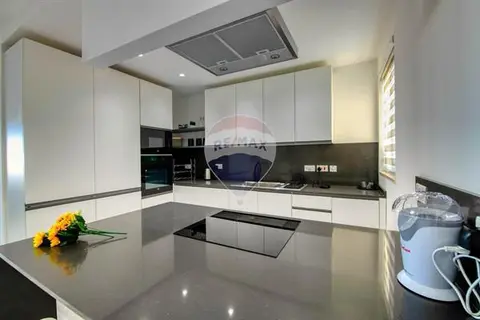 3 bedroom Penthouse for sale in St Julian's