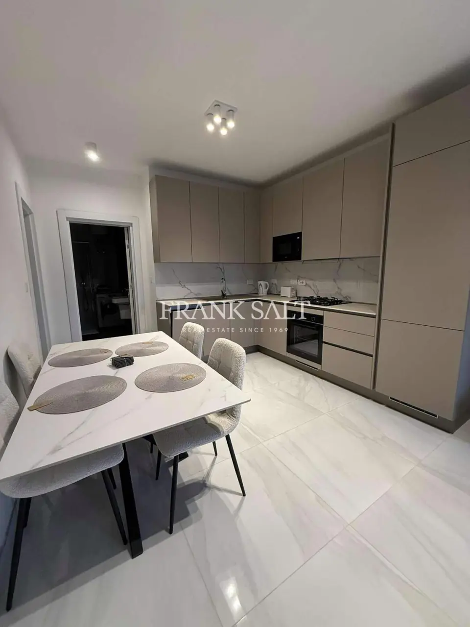 Qawra Furnished Maisonette