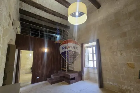 4 Bedroom Palazzo To Rent in Mdina
