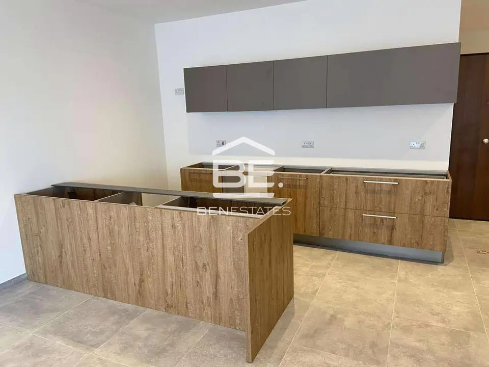 2 bedroom Penthouse to rent in Gzira