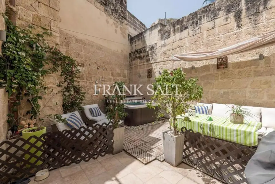 Attard, Furnished House of Character