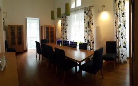 2 bedroom Penthouse to rent in Valletta