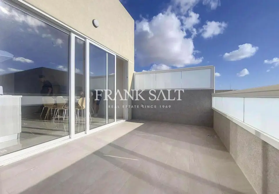 Mosta, Furnished Penthouse