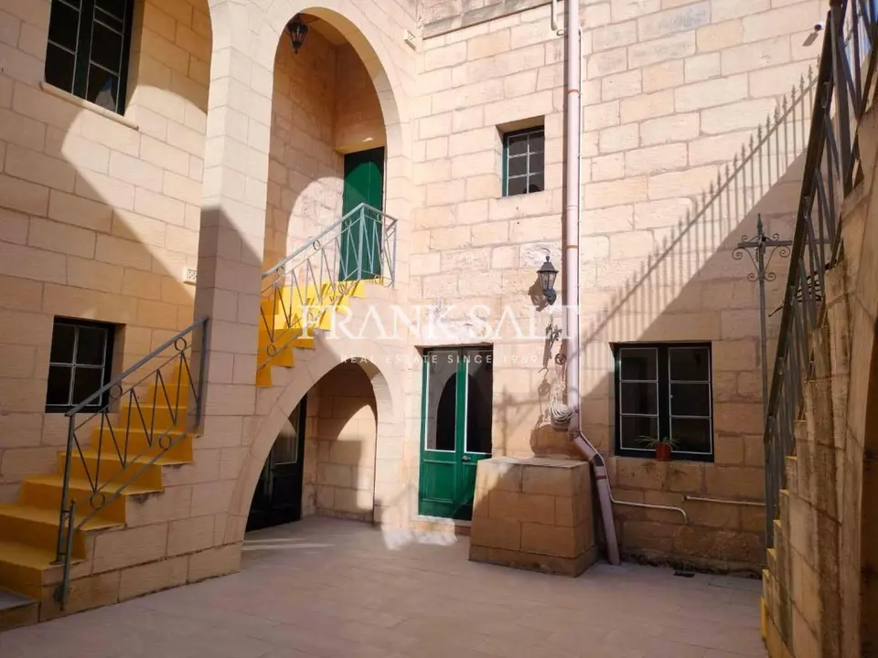 Ghaxaq, Furnished House of Character