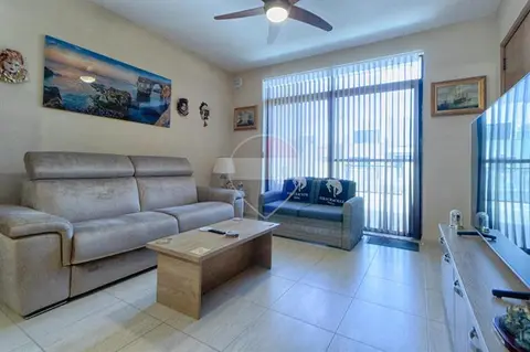 1 Bedroom Penthouse For Sale in Qawra