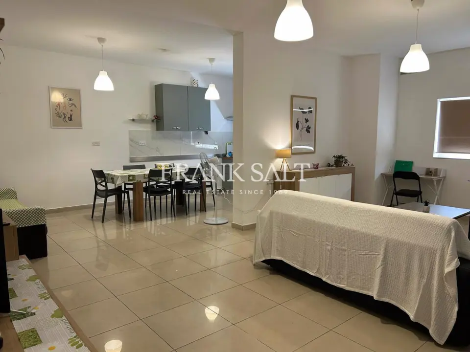 Paola, Furnished Maisonette