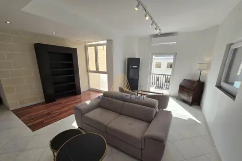 4 Bedroom Maisonette To Rent in St Julian's