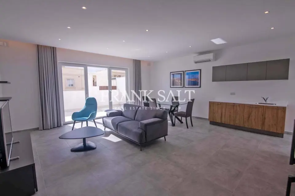 Gzira, Furnished Penthouse