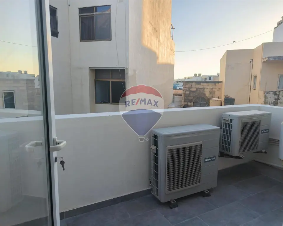 1 bedroom Apartment Duplex to rent in Sliema