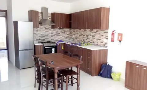 2 bedroom Penthouse to rent in Xghajra