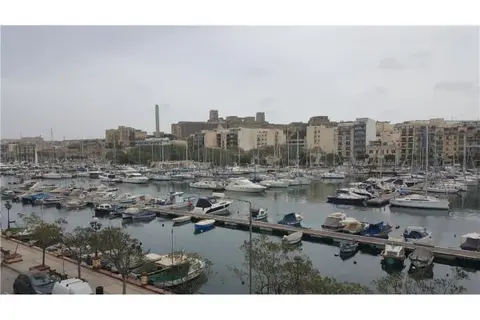 2 bedroom Apartment to rent in Ta' Xbiex