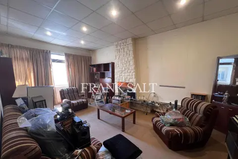 3 Bedroom Maisonette For Sale in Birkirkara