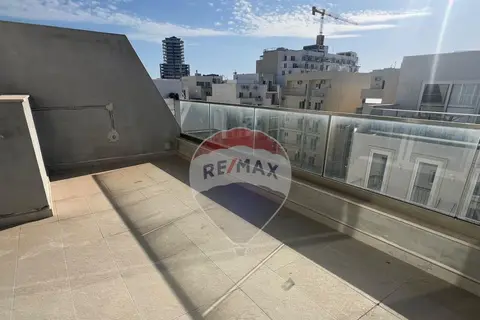 1 Bedroom Penthouse For Sale in Gzira