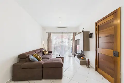 3 Bedroom Apartment For Sale in Zejtun