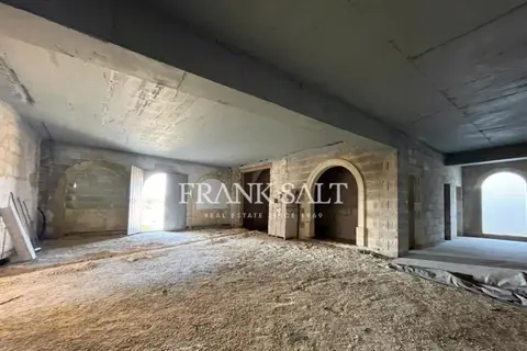 3 Bedroom Farm House For Sale in Naxxar