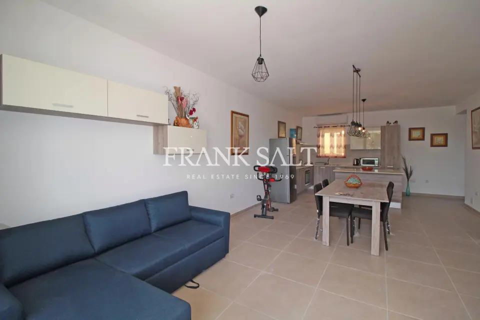 Pembroke, Furnished Apartment